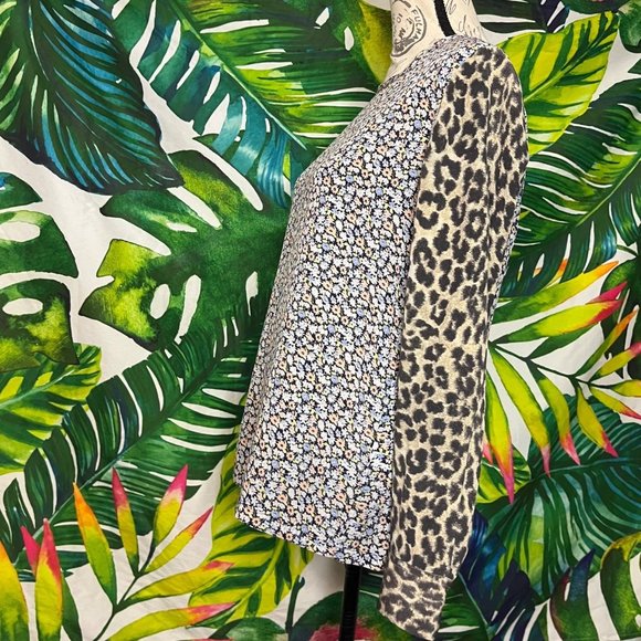 $250 Equipment Women’s Small Floral Leopard Silk Button Up Office Work Blouse - Picture 2 of 9